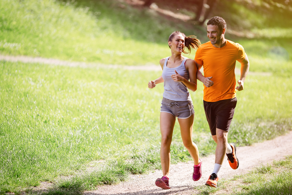 couple jogging in pensacola